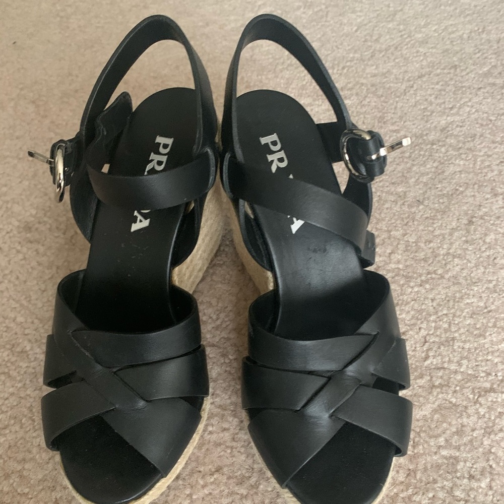 Authentic Gorgeous Prada wedges